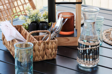 outdoor dining table decor ideas